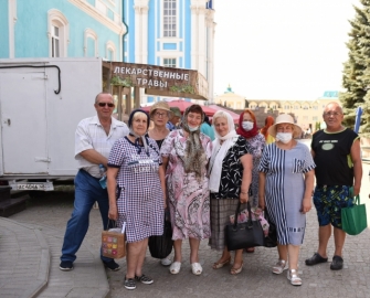 Поездка, которая окрыляет: пожилые жители города Ельца посетили Задонск